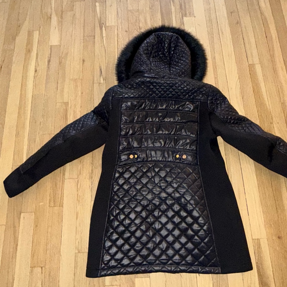 MK Elegant Black Quilted Women's Coat - Picture 5 of 5
